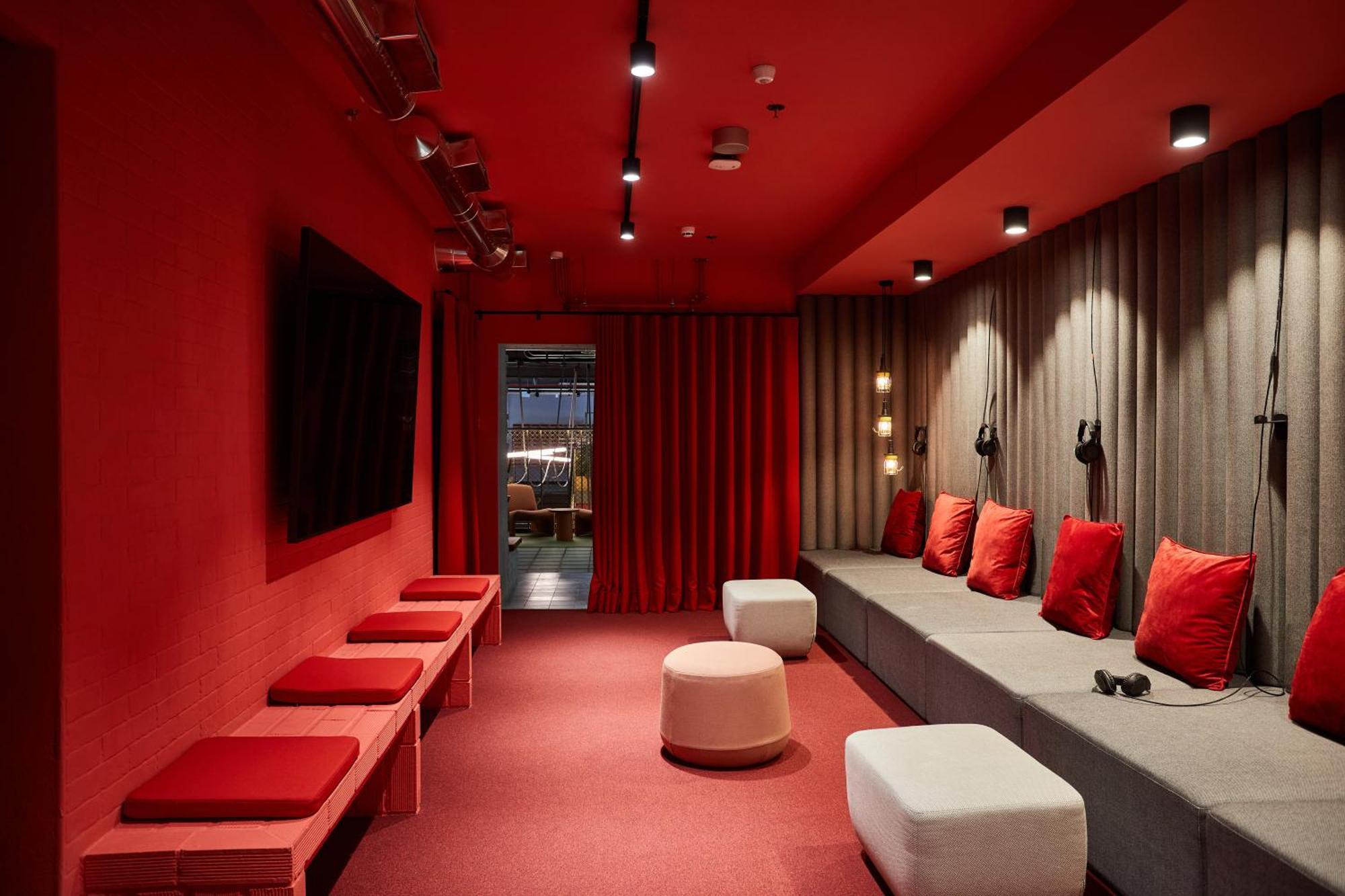 Tsh Hotel